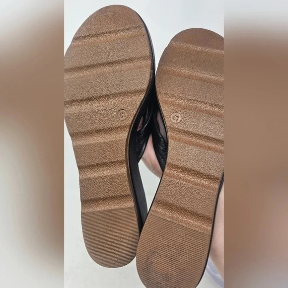 Miz Mooz Inuovo Leather Thong Sandals Black Wedge Heel Size EUR 41 US 9.5-10 - Picture 14 of 16